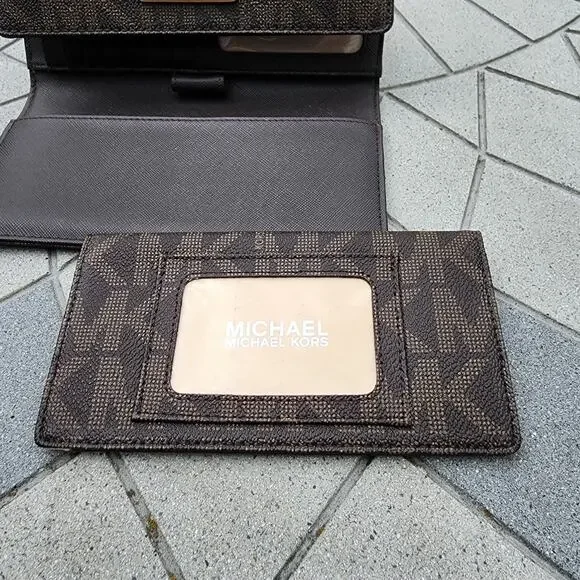 Michael Kors Jet Set Signature Checkbook Continental Wallet Vintage